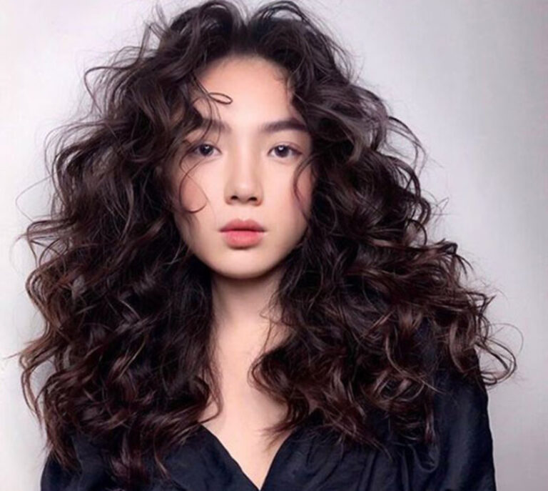 Phương pháp chăm sóc tóc xoăn hiệu quả?