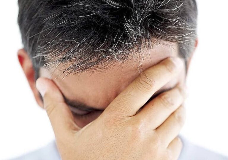 Tóc Bạc Sớm – TOP 5 Giải Pháp Và Cách Điều Trị Hiệu Quả