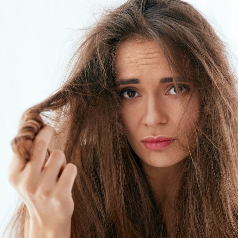 Tóc hư tổn – Những nguyên nhân và 10 giải pháp hữu ích
