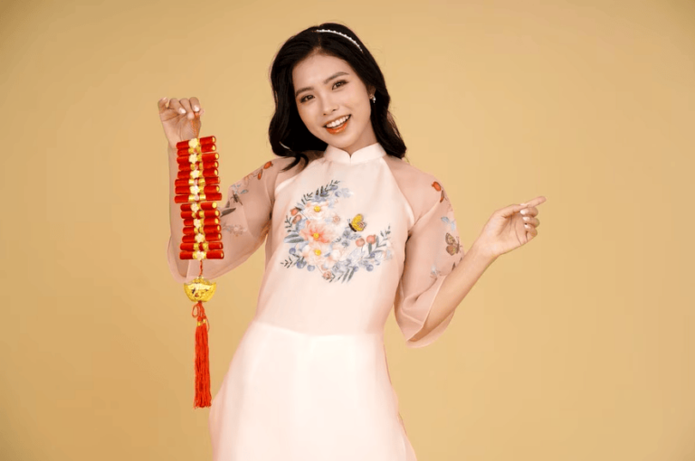 10 Kiểu Tóc Cho Tết Dương Lịch Đẹp Và Thanh Lịch
