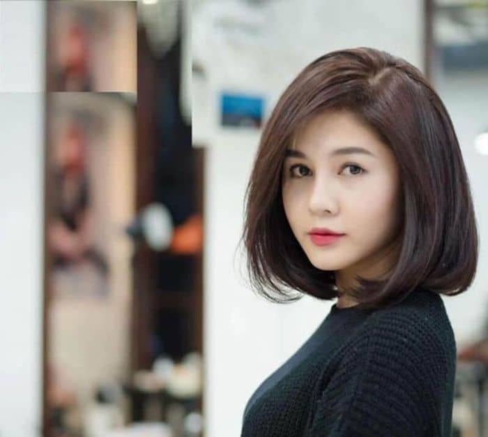 Tóc Ngắn Uốn Cụp Rẽ Ngôi Lệch