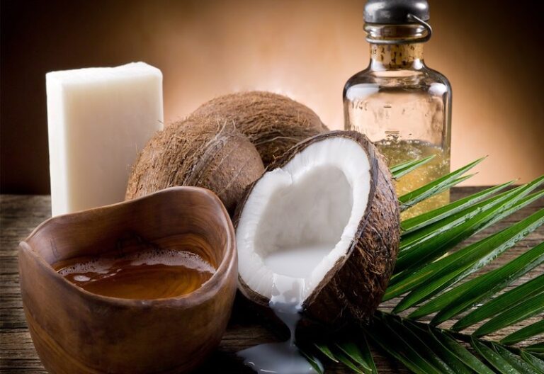 Chăm sóc da đầu đúng cách giúp tóc khỏe đẹp từ chân tóc