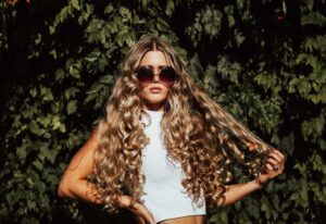 Chăm sóc da đầu giúp mọc tóc bằng massage